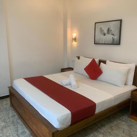 Jenushi Homestay Kandy Exterior foto