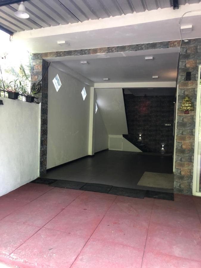 Jenushi Homestay Kandy Exterior foto