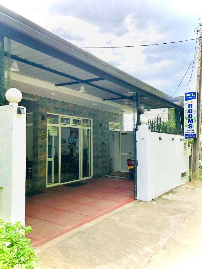 Jenushi Homestay Kandy Exterior foto