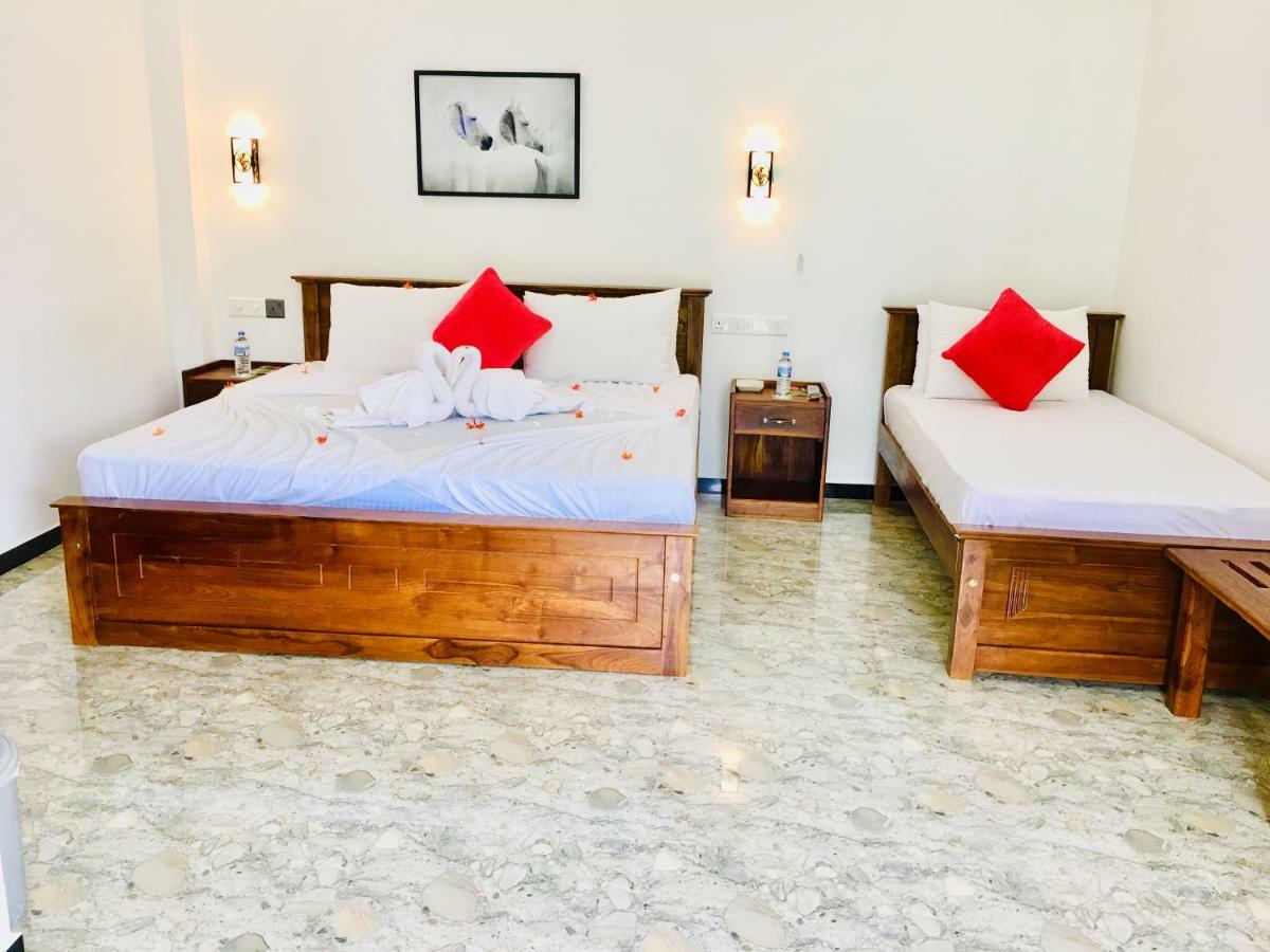 Jenushi Homestay Kandy Exterior foto