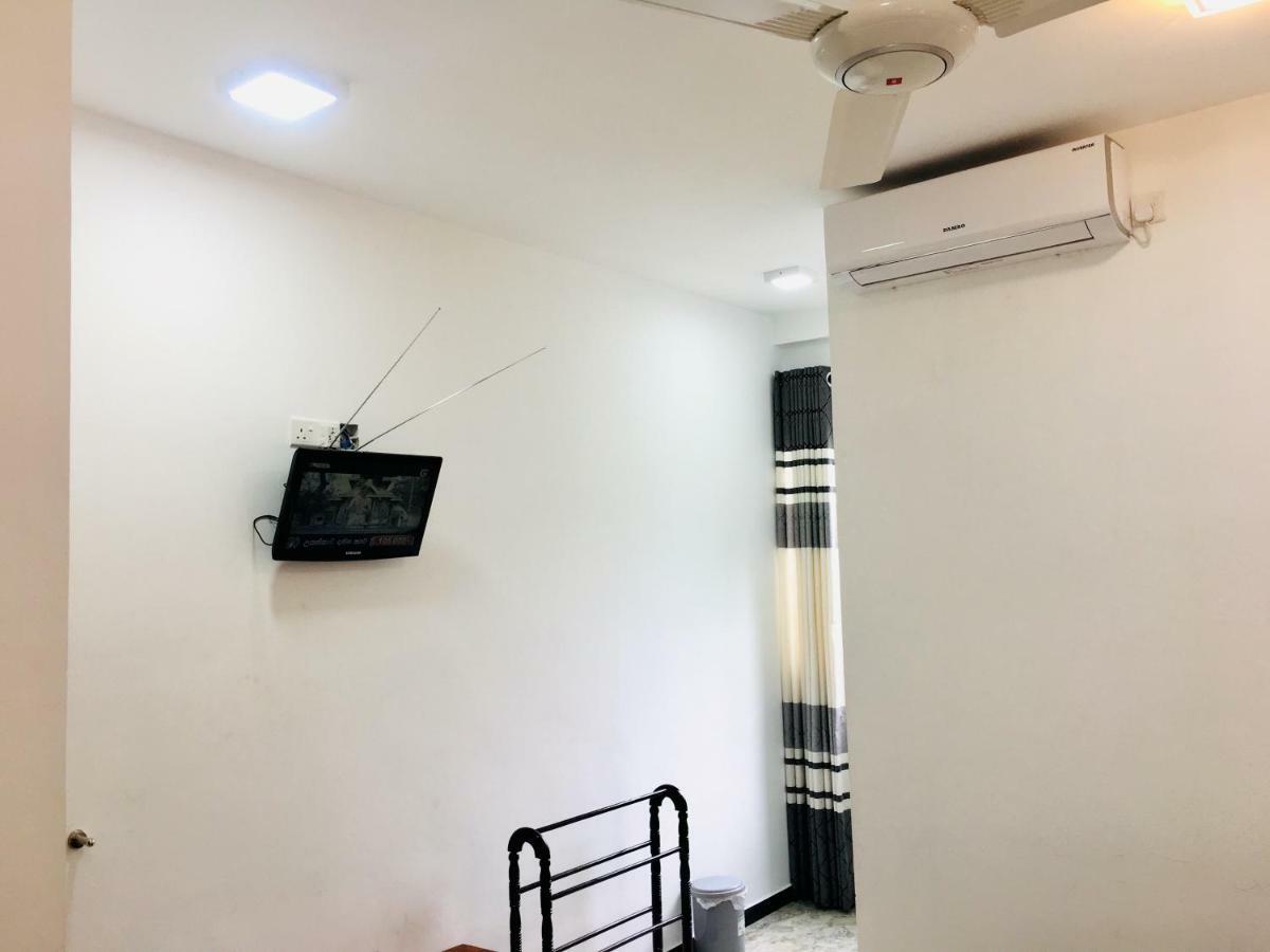 Jenushi Homestay Kandy Exterior foto