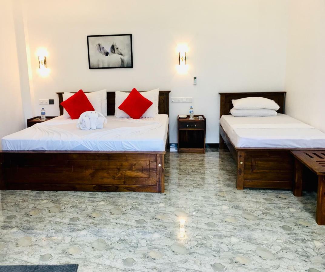 Jenushi Homestay Kandy Exterior foto