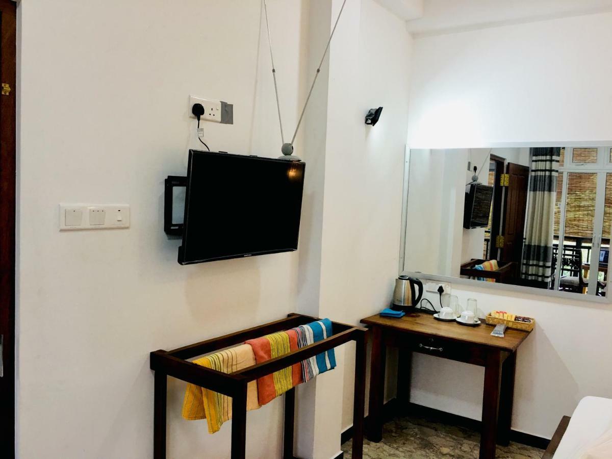 Jenushi Homestay Kandy Exterior foto