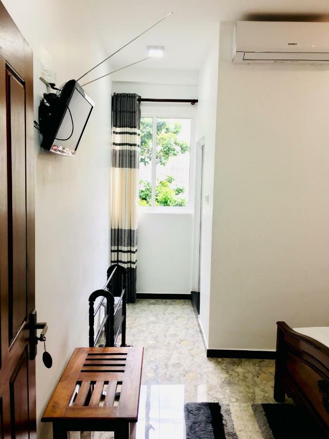 Jenushi Homestay Kandy Exterior foto