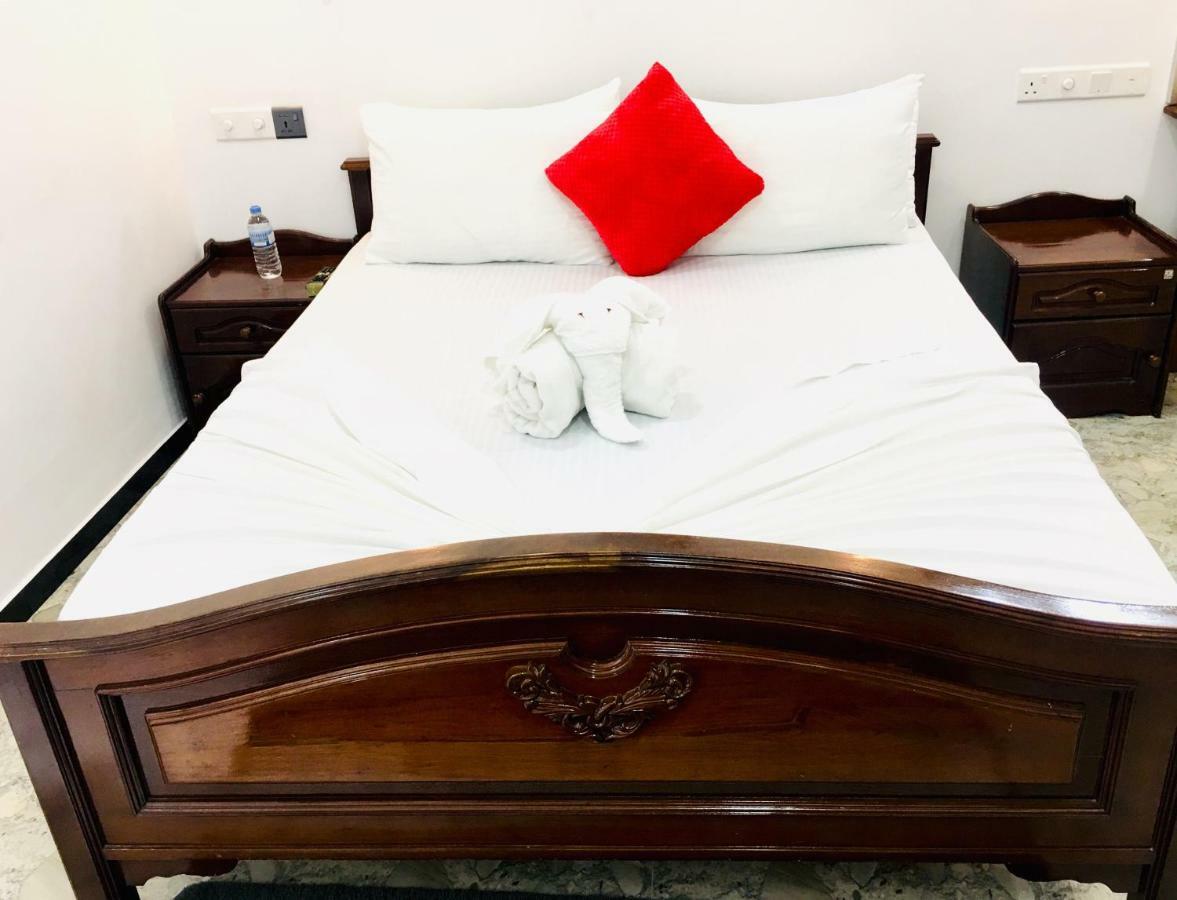 Jenushi Homestay Kandy Exterior foto